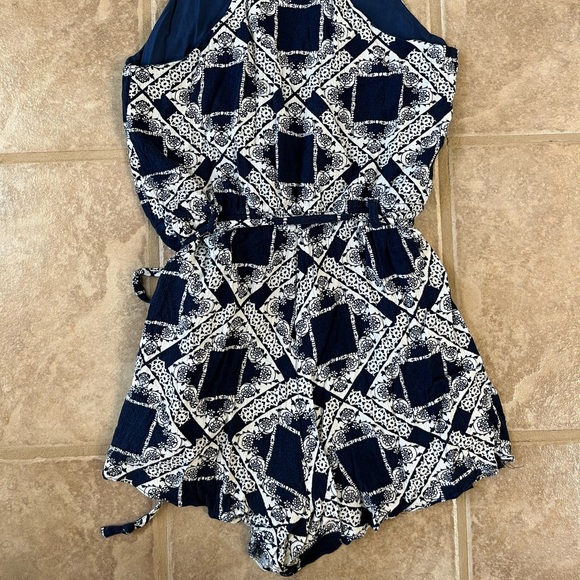 Blue romper - Picture 5 of 6